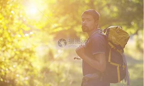 带背包的荣放顶配二手车-丰田荣放背书包的是哪款